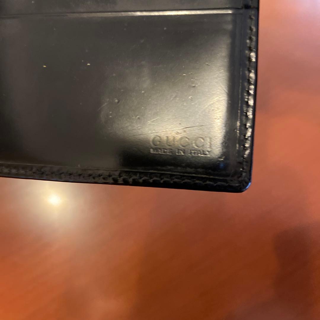 GUCCI ブラック 二つ折り財布 パテントレザー　イタリア製