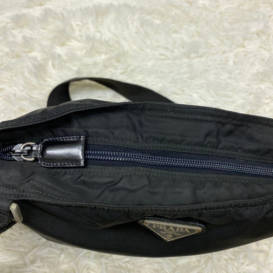 PRADA プラダ ナイロン ロゴプレート ショルダーバッグ 黒
