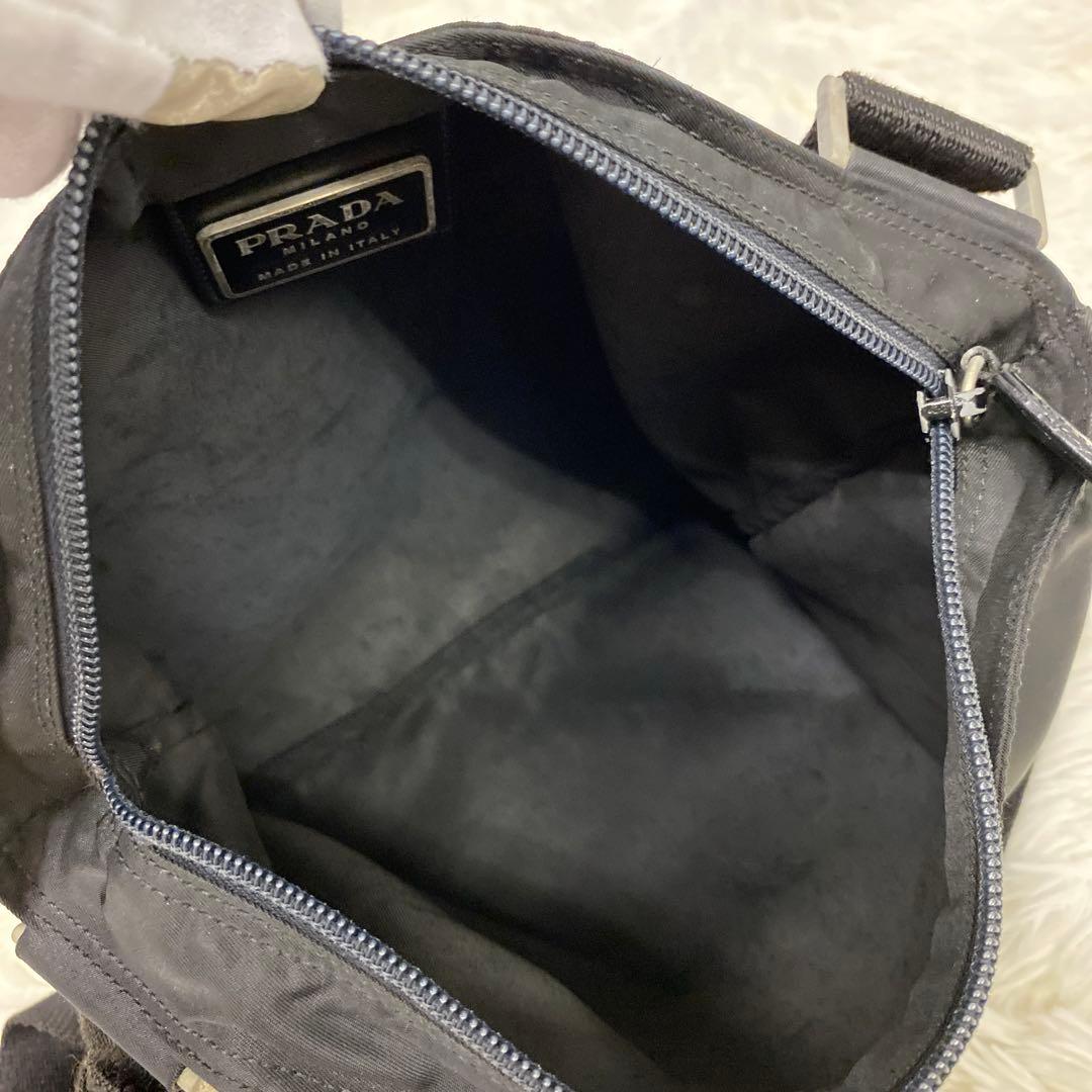 PRADA プラダ ナイロン ロゴプレート ショルダーバッグ 黒