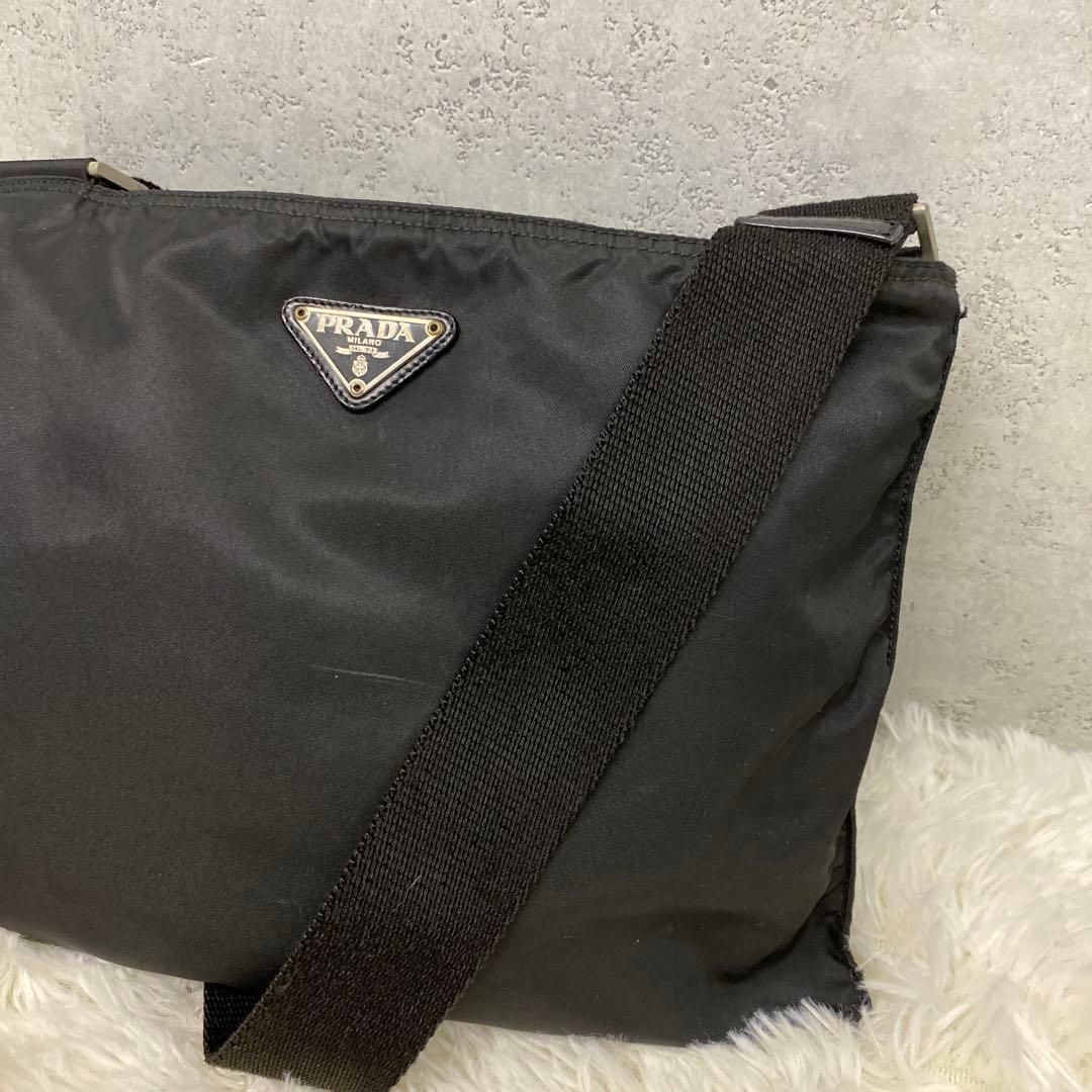PRADA プラダ ナイロン ロゴプレート ショルダーバッグ 黒