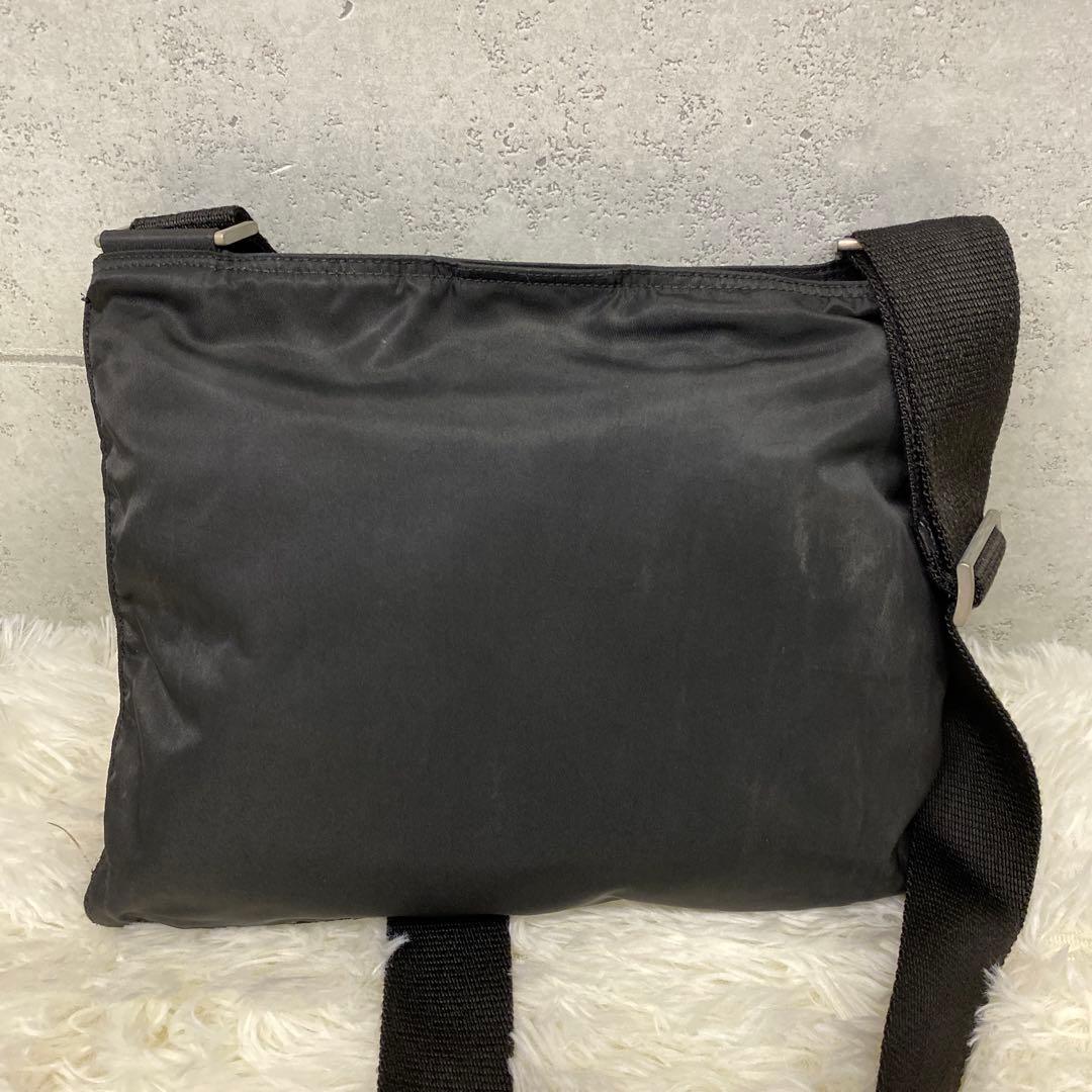 PRADA プラダ ナイロン ロゴプレート ショルダーバッグ 黒