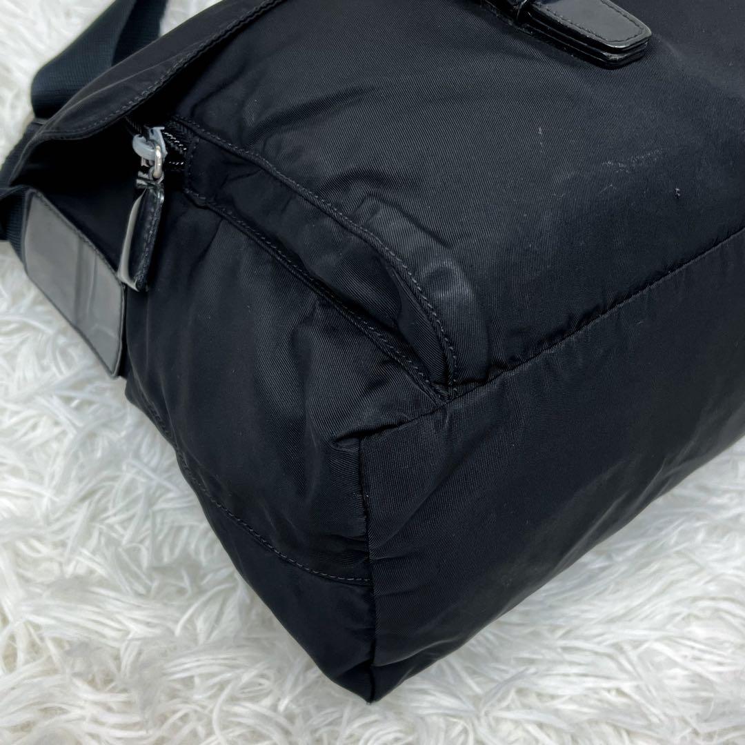 プラダ ショルダーバッグ 三角ロゴプレート ナイロン レザー ブラック