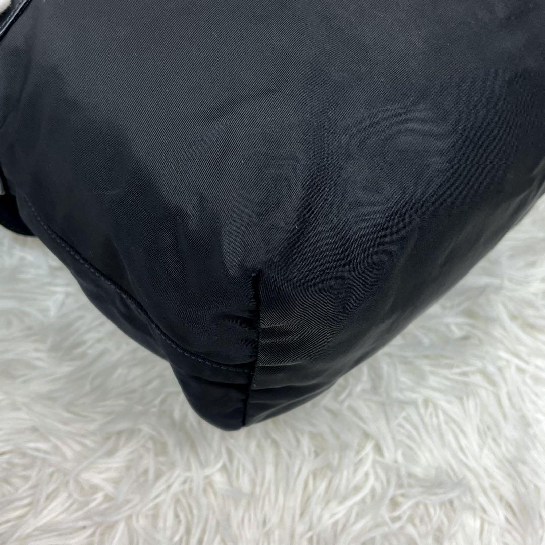 プラダ ショルダーバッグ 三角ロゴプレート ナイロン レザー ブラック