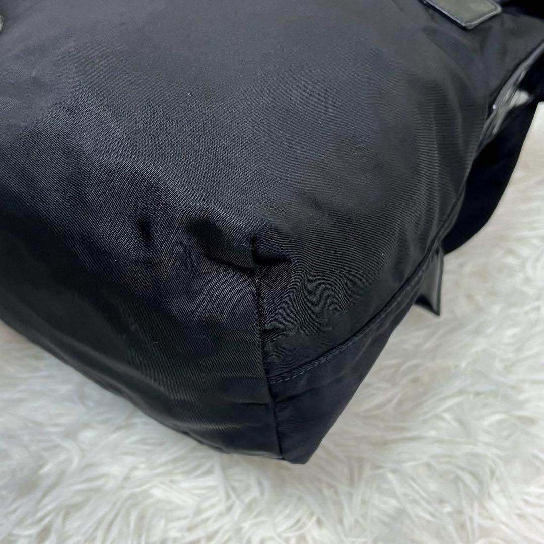 プラダ ショルダーバッグ 三角ロゴプレート ナイロン レザー ブラック