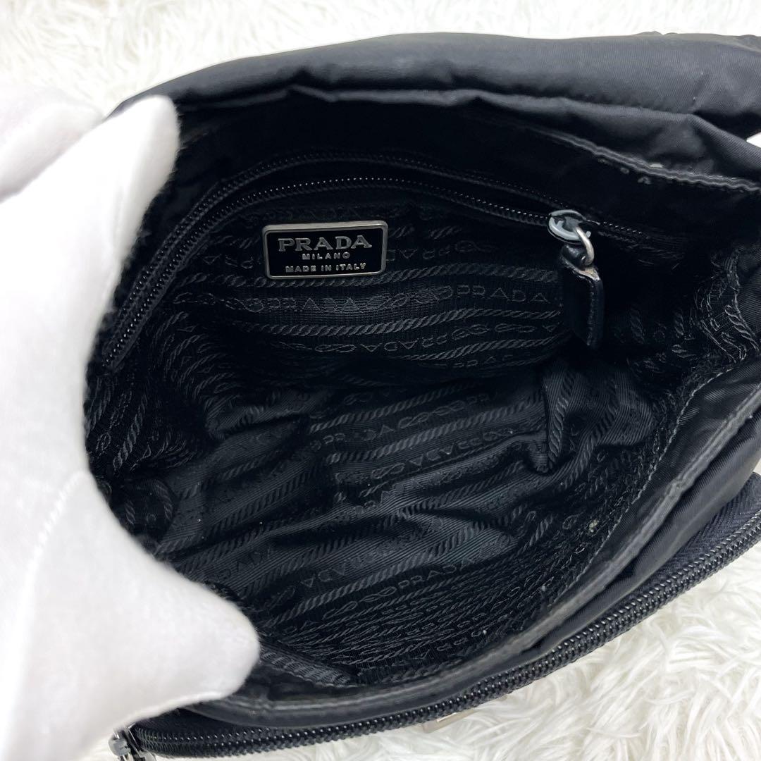 プラダ ショルダーバッグ 三角ロゴプレート ナイロン レザー ブラック