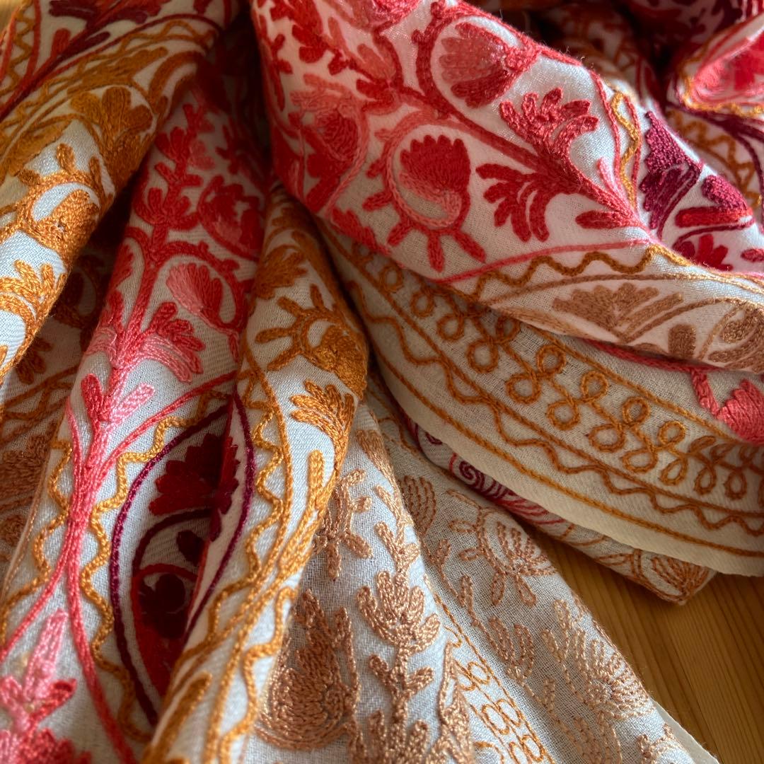 最終値下げ！総刺繍ストール　カシミヤコットン