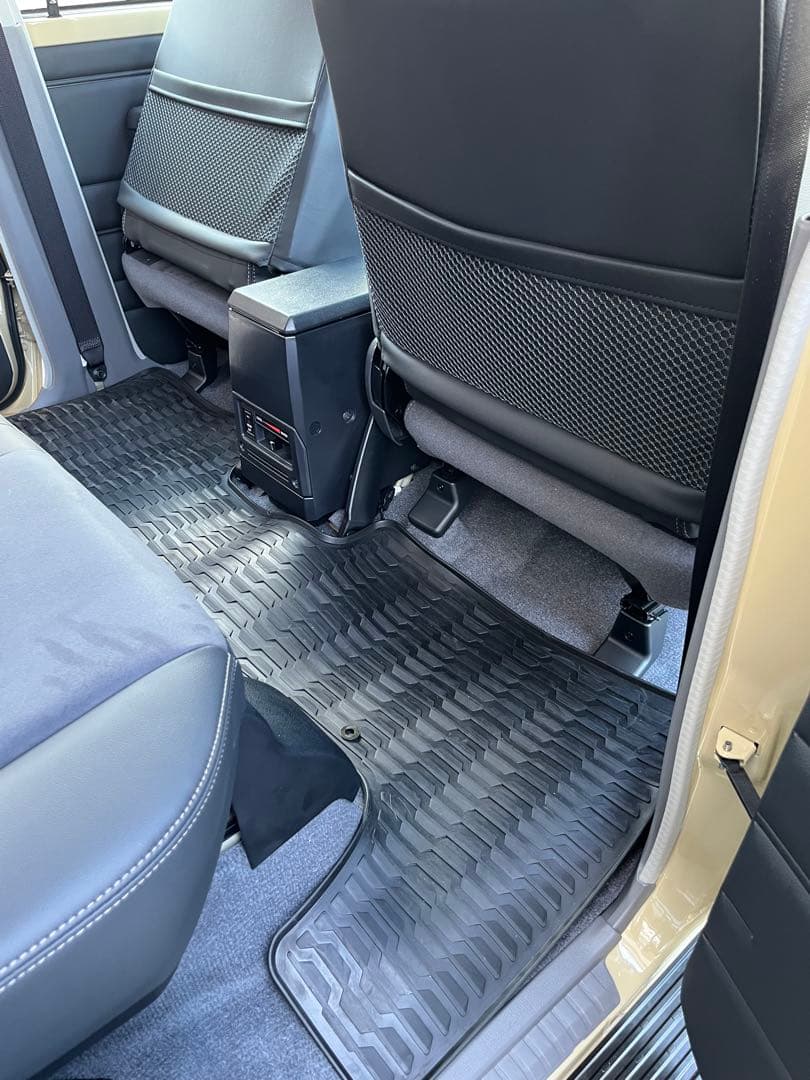 再再販ランクル70 GDJ76 後部座席移動キット