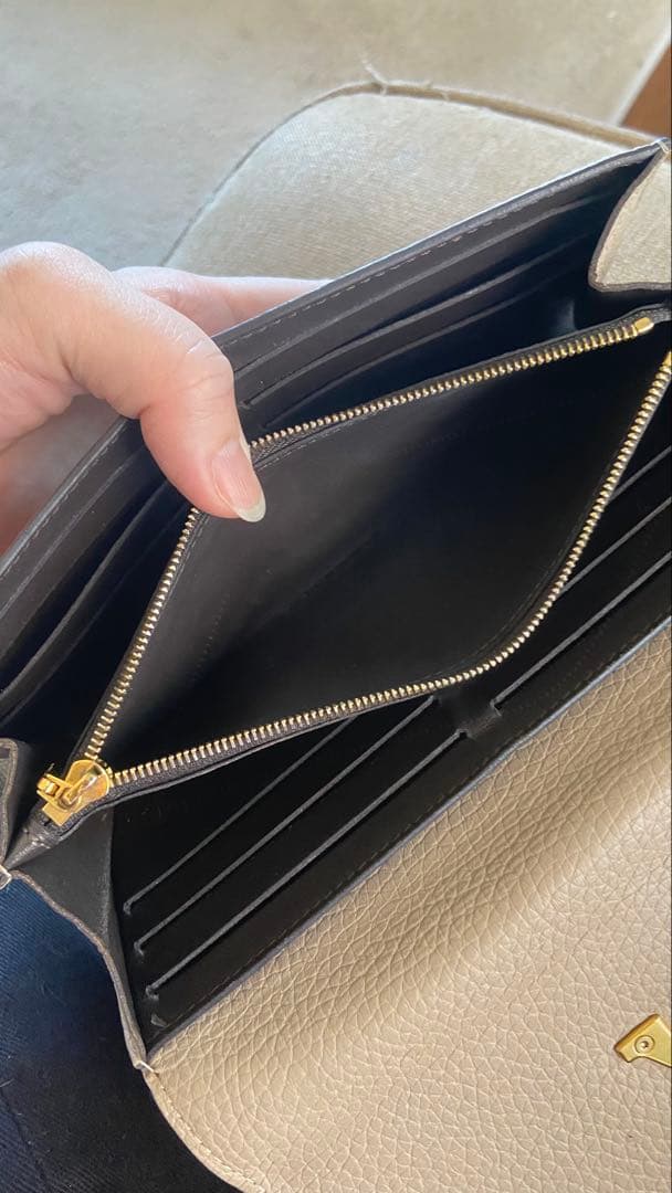 LOUIS VUITTON ベージュ　長財布　ポルトフォイユ・カプシーヌ