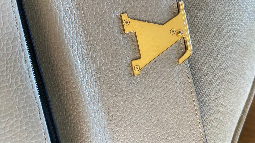 LOUIS VUITTON ベージュ　長財布　ポルトフォイユ・カプシーヌ