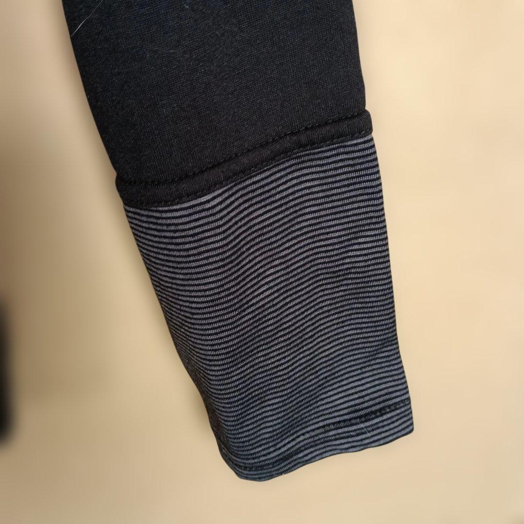 長袖Tシャツ 黒地 白イラスト