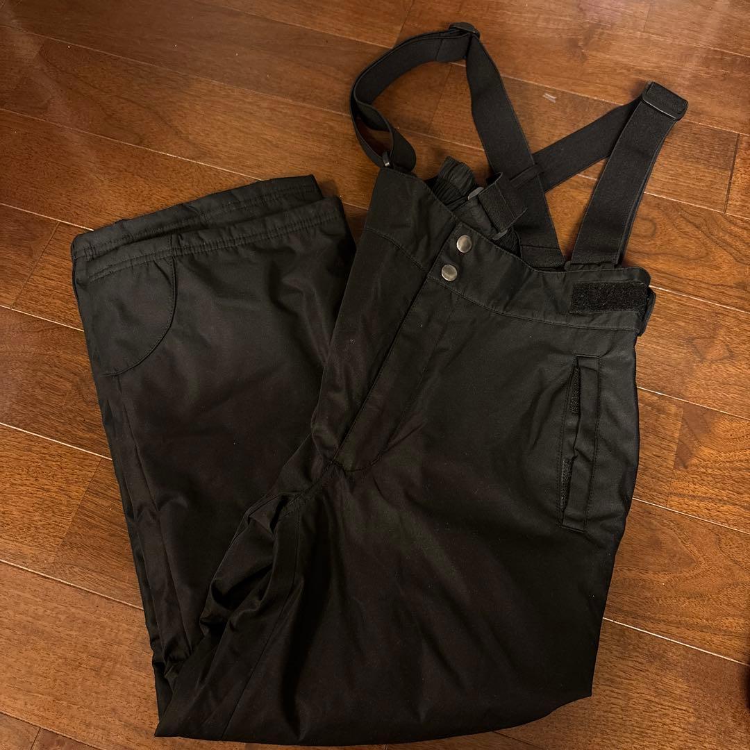 新品未使用　子ども用スキーウェア サイズ135ー155