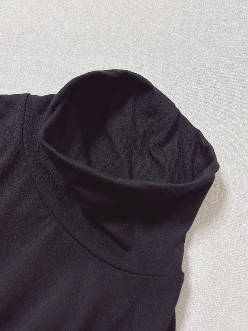 人気SHE TOKYO Norah ノラ インナー　ハイネック シートウキョウ