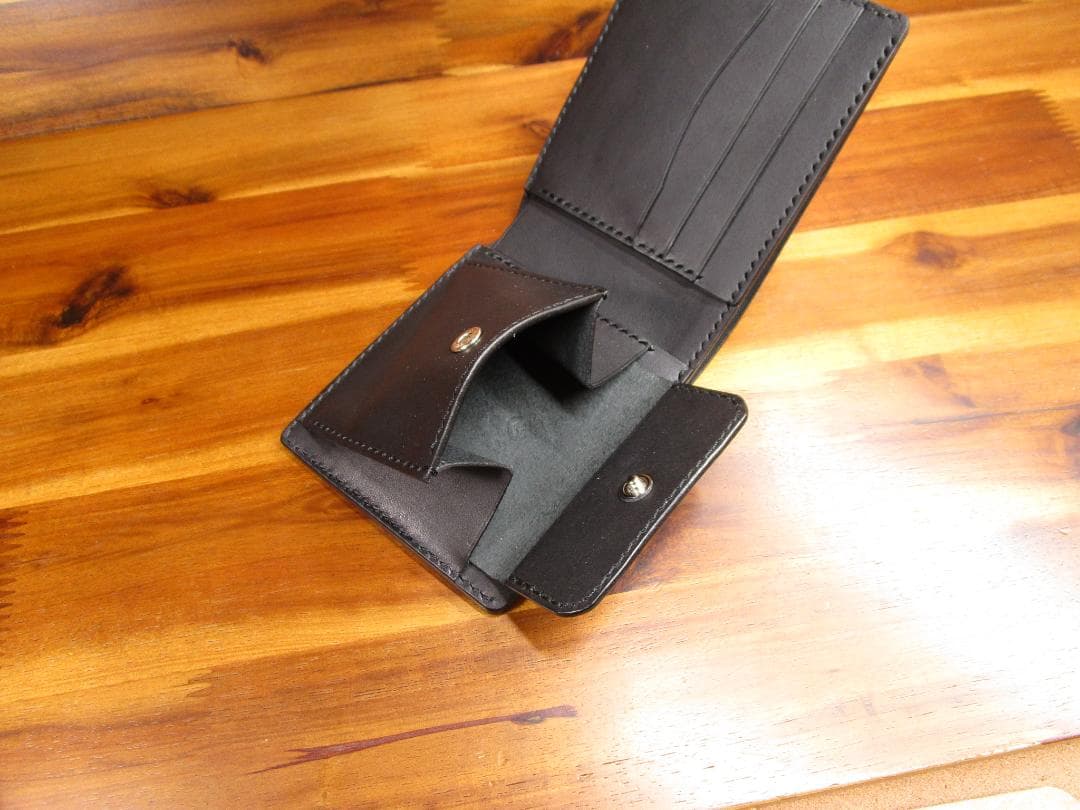 二つ折り財布 コードバン 黒 マット ブラック 財布 手縫い 革財布 上質 高級