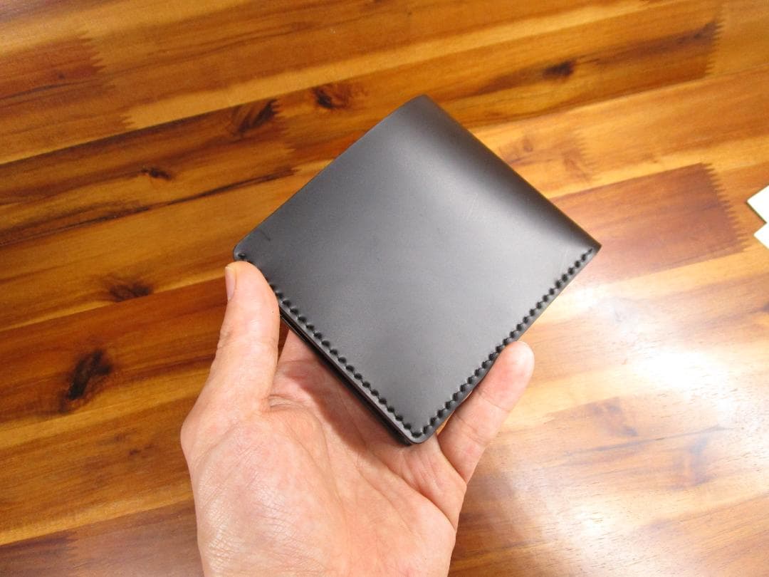 二つ折り財布 コードバン 黒 マット ブラック 財布 手縫い 革財布 上質 高級