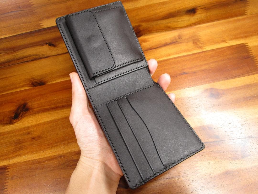 二つ折り財布 コードバン 黒 マット ブラック 財布 手縫い 革財布 上質 高級