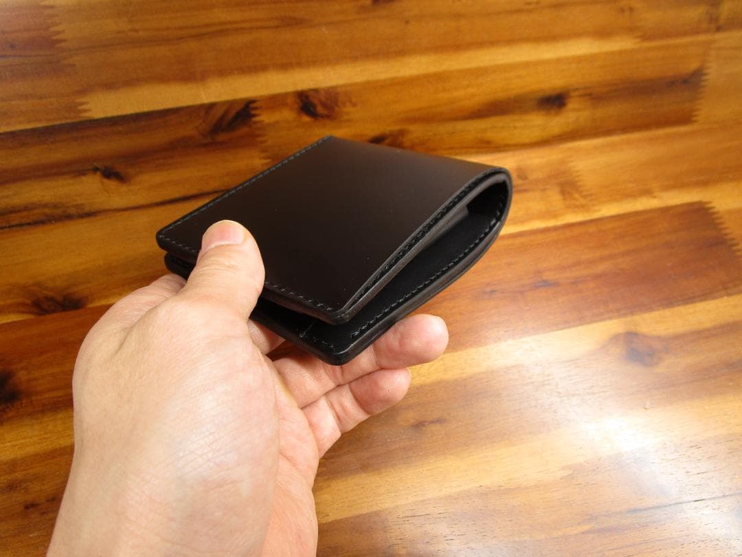 二つ折り財布 コードバン 黒 マット ブラック 財布 手縫い 革財布 上質 高級