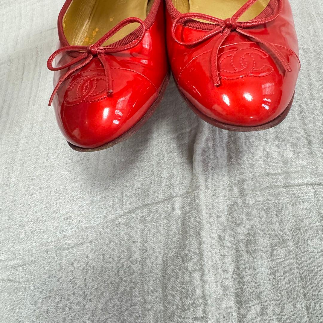 レアカラー　CHANEL 赤　エナメル　バレリーナ　フラットシューズ　パンプス