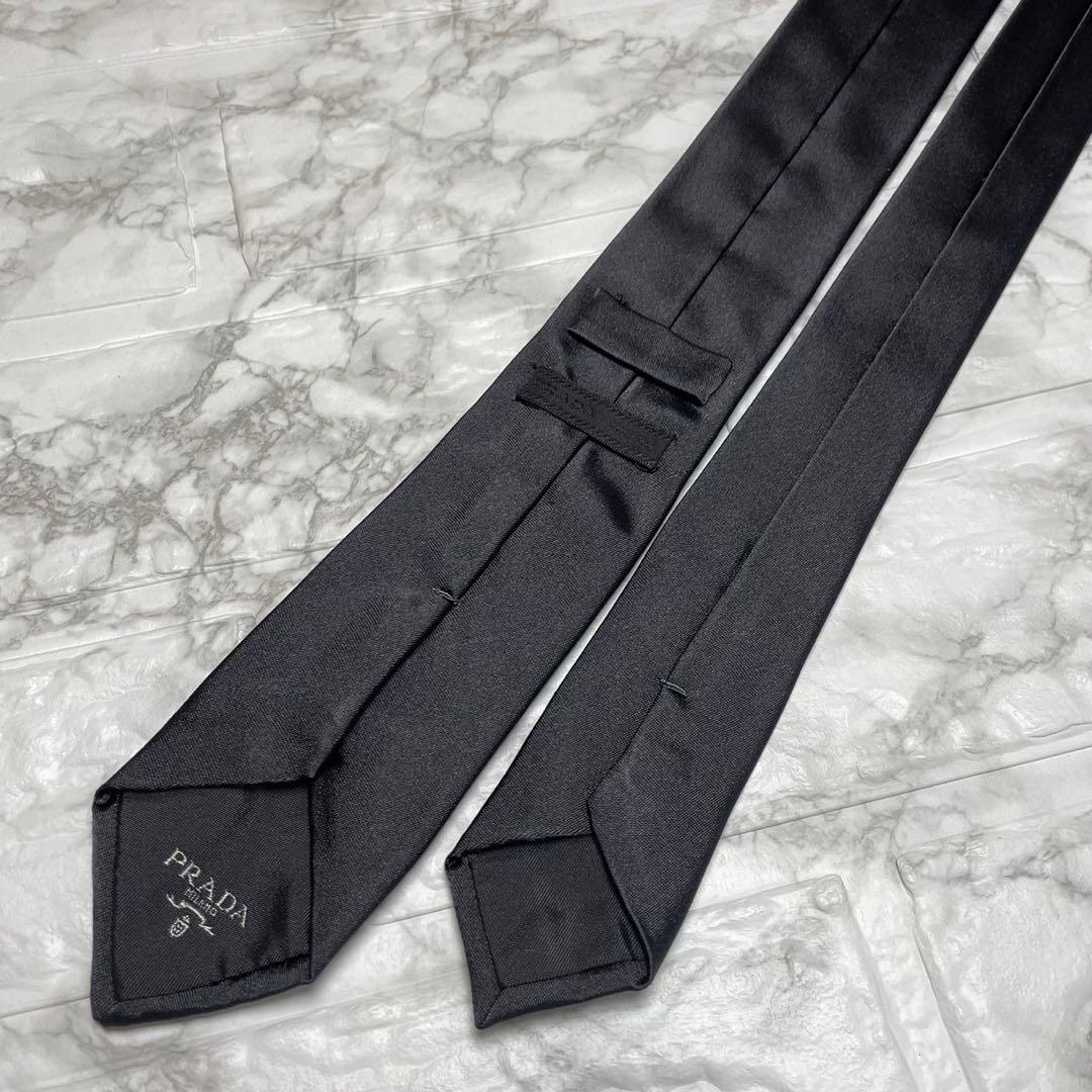 未使用級　プラダ　PRADA ネクタイ　ソリッドタイ　ブラック　スーツ　刺繍
