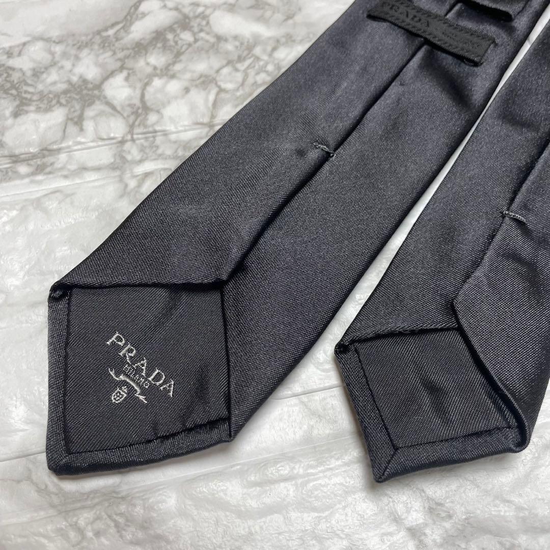 未使用級　プラダ　PRADA ネクタイ　ソリッドタイ　ブラック　スーツ　刺繍