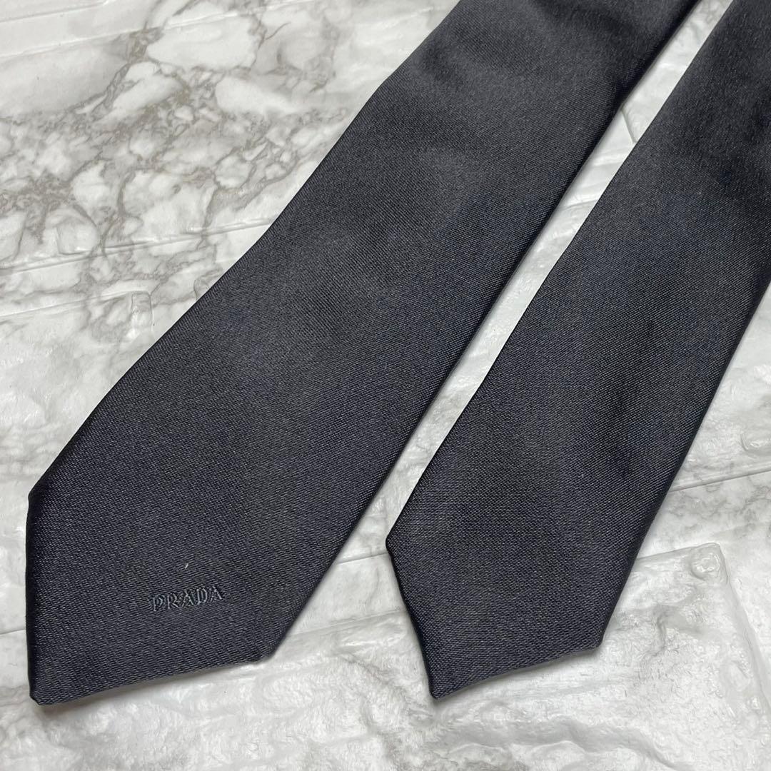 未使用級　プラダ　PRADA ネクタイ　ソリッドタイ　ブラック　スーツ　刺繍