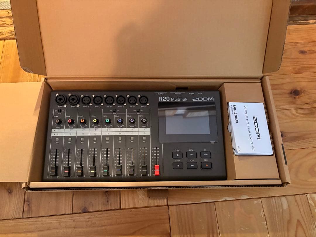 ZOOM R20 マルチトラックレコーダー
