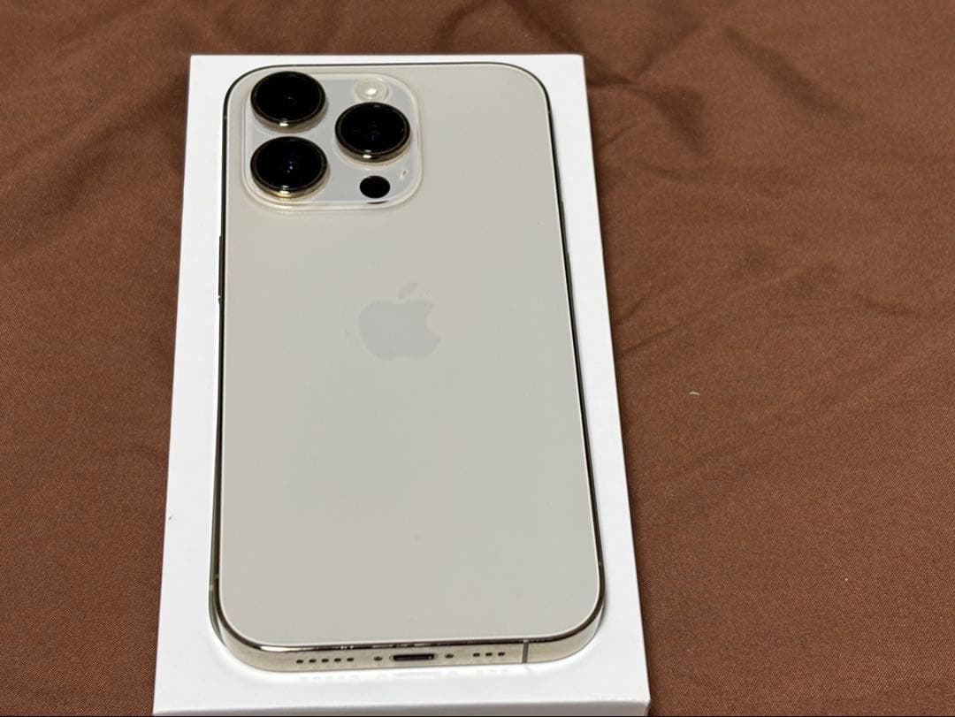 8386　美品　Apple iPhone 14 Pro ゴールド 本体