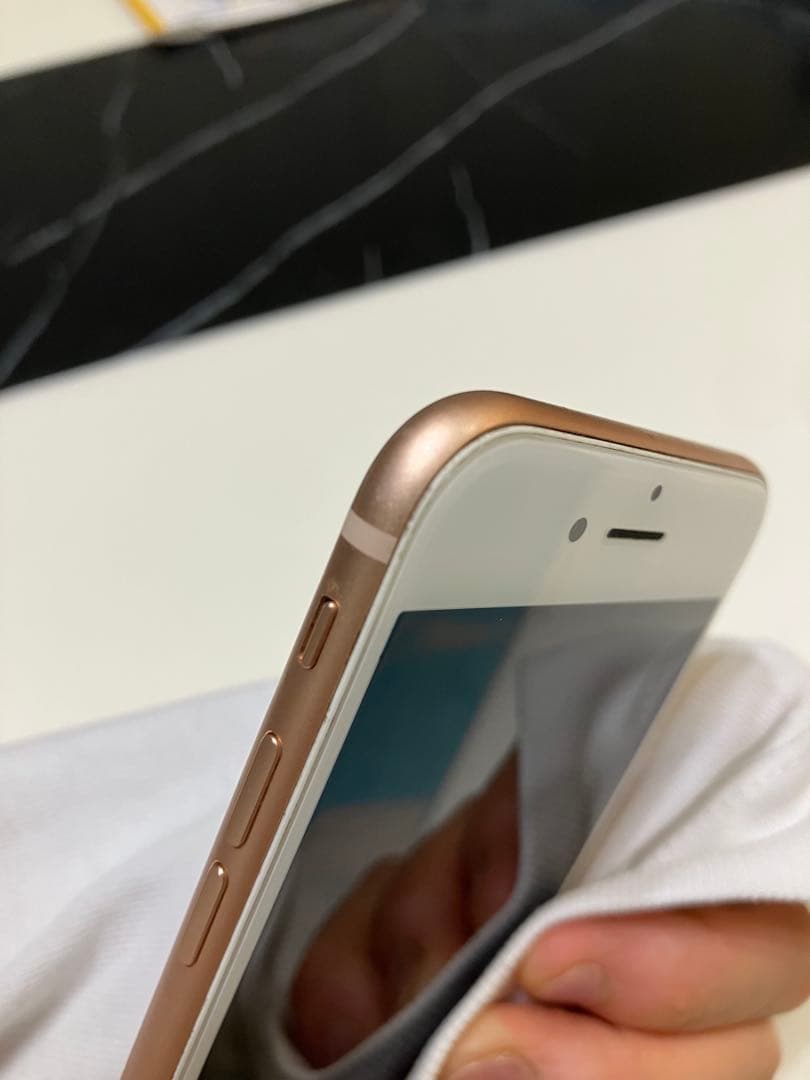 iPhone8 256GB SIMフリー バッテリ84% ロック解除済み