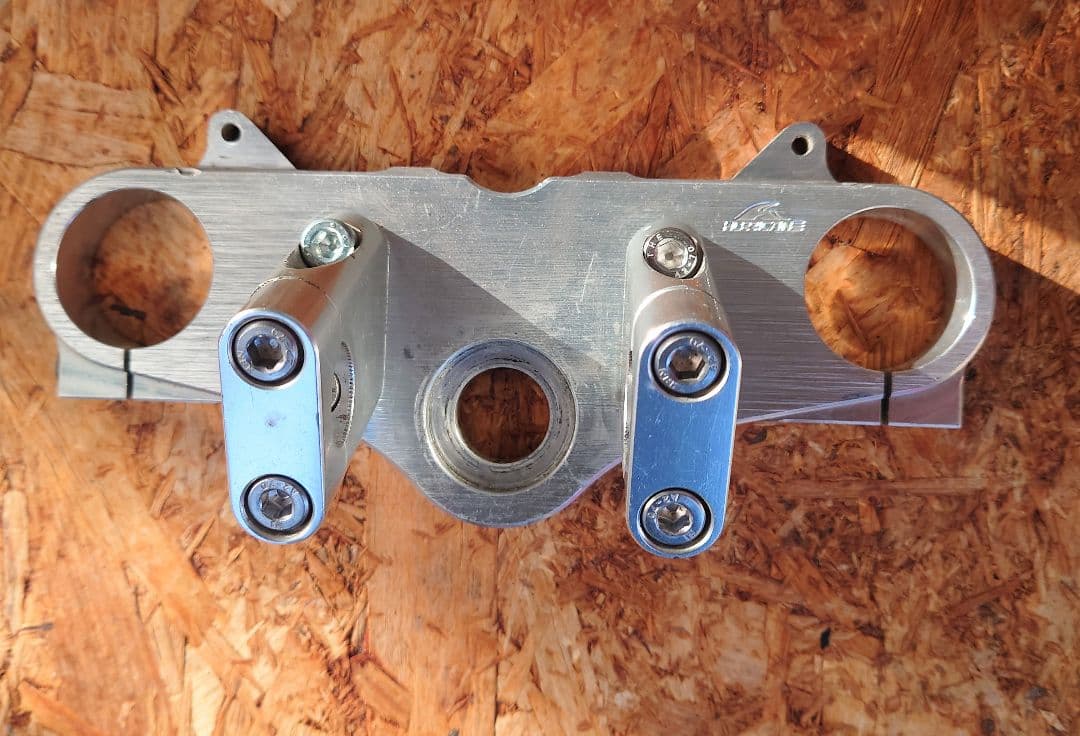 CB400SF NC31用 ハリケーン ジュラルミン トップブリッジ