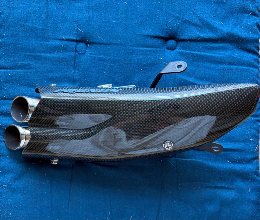 PRUNUS カーボンファイバー マフラー