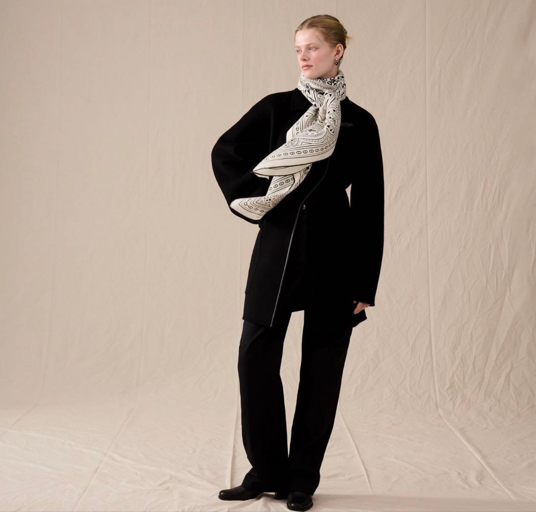 新品・2025AW　エルメス　カシシル140　シュヴァルドゥクールバンダナ　白黒