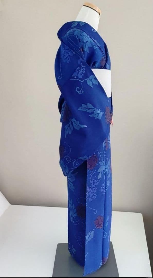 新春大特価　美品　着物単品　濃藍の小紋　身丈157cm　縮緬　夢二の世界