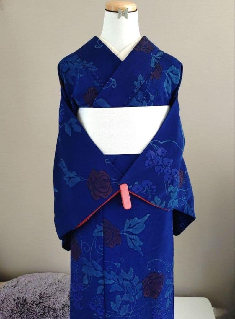 新春大特価　美品　着物単品　濃藍の小紋　身丈157cm　縮緬　夢二の世界