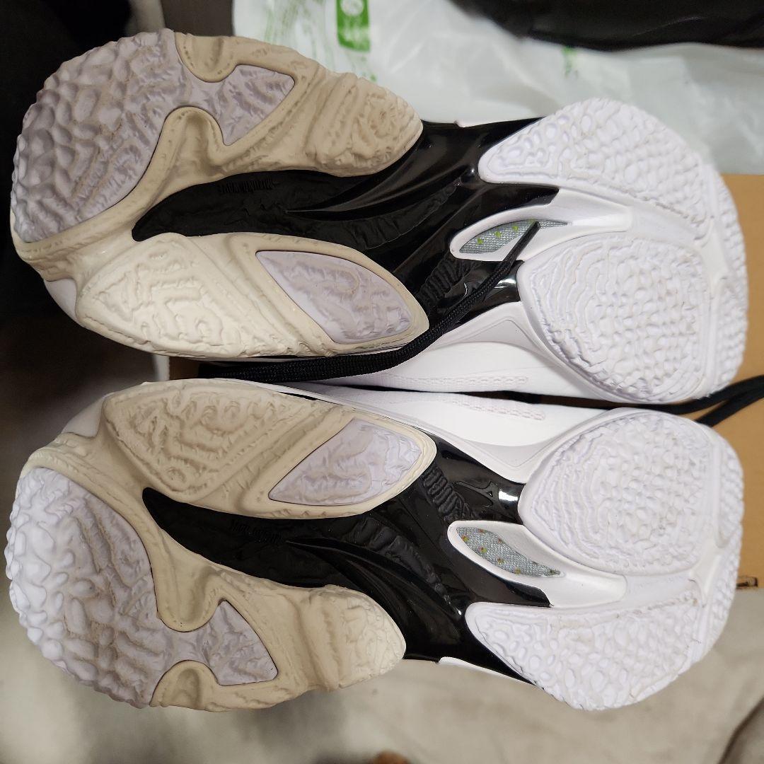 Mizunoライトニング　 バレーボールシューズ ホワイト/ブラック/グリーン