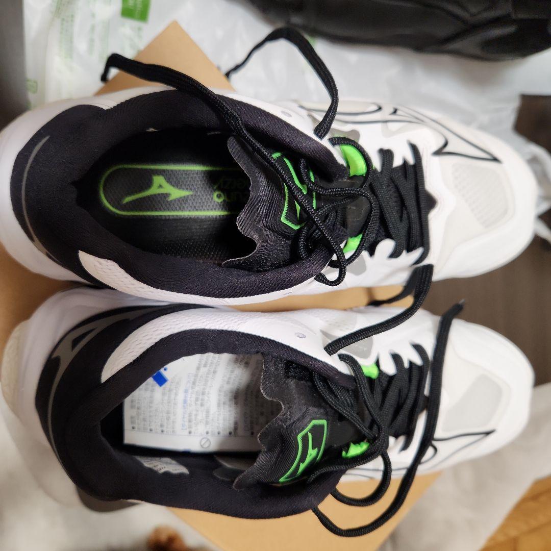 Mizunoライトニング　 バレーボールシューズ ホワイト/ブラック/グリーン