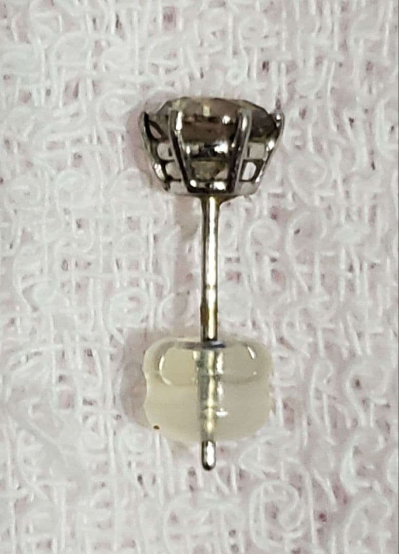 【れん様取り置き】天然ダイヤPtピアス　片耳　0.5カラットブラウンダイヤ