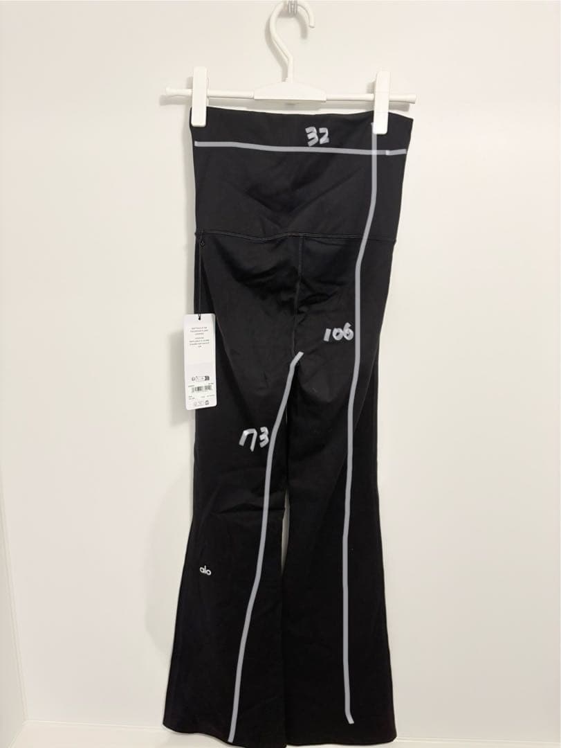 Alo Yoga フレアレギンス ブラック XXS 新品
