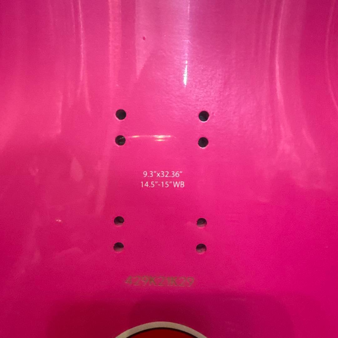 Santa Cruz Dressenグラフィックスケボーデッキ9.3×32.36