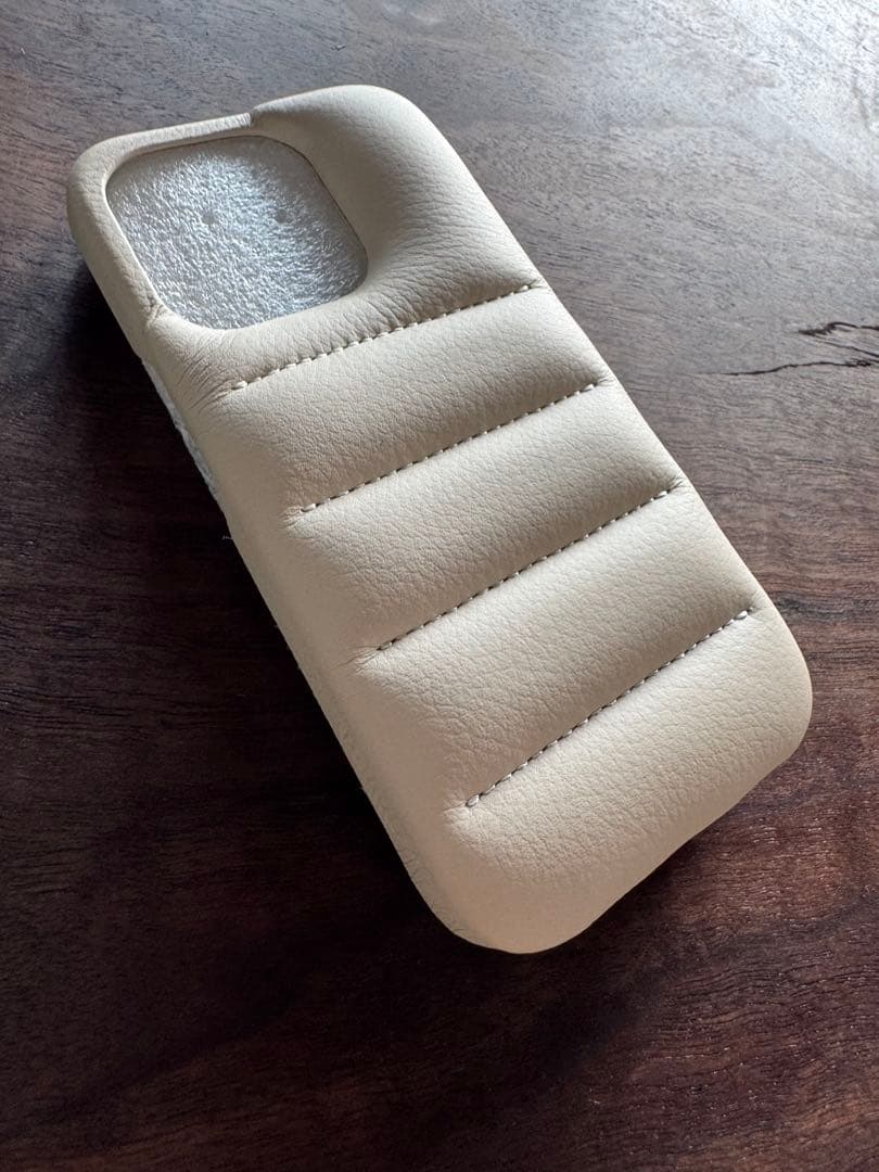 DEMIU BALON UN iPhone 15 Pro ケース