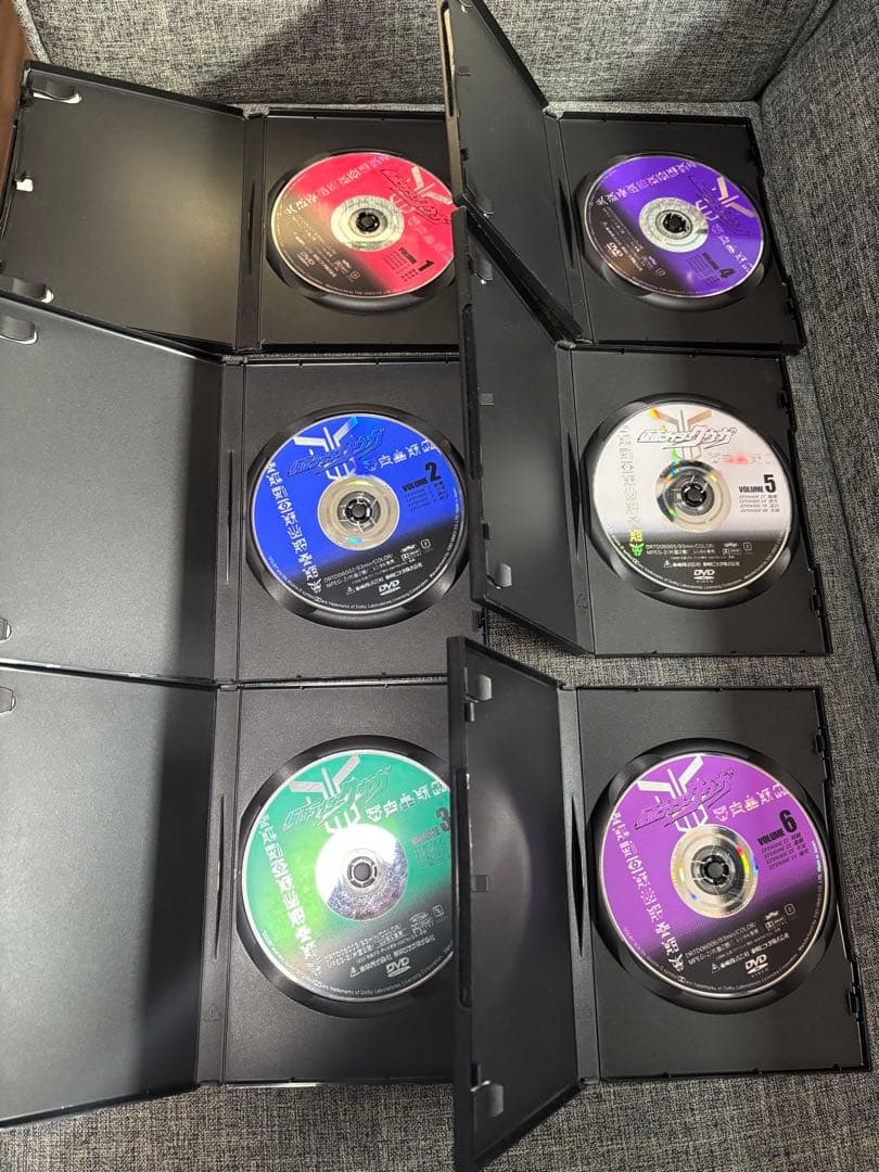 仮面ライダークウガ　レンタル落ちDVD 全12巻セット　おまけクリアポスター