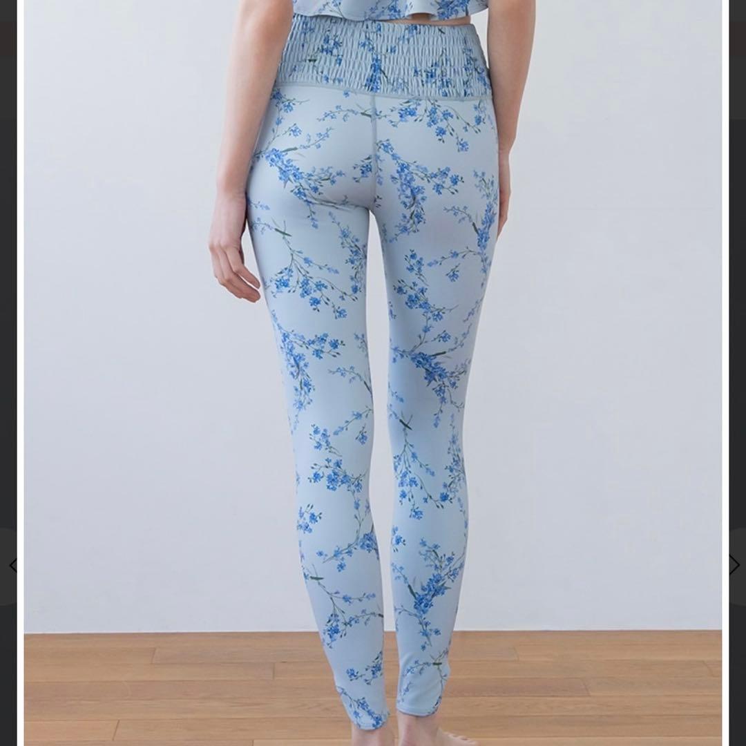 新品【SUKALA】 スプリングフラワーシャーリングレギンス　 Mサイズ