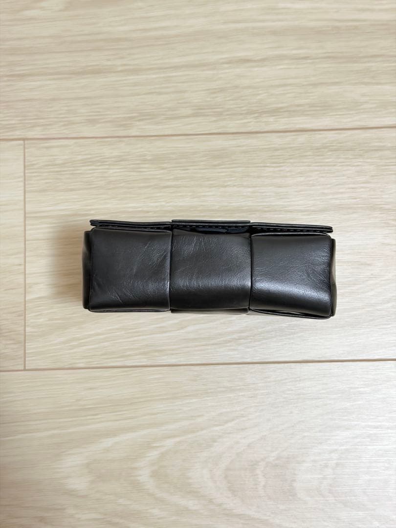 Bottega Veneta ブラック ショルダーバッグ　カセット　キャンディ