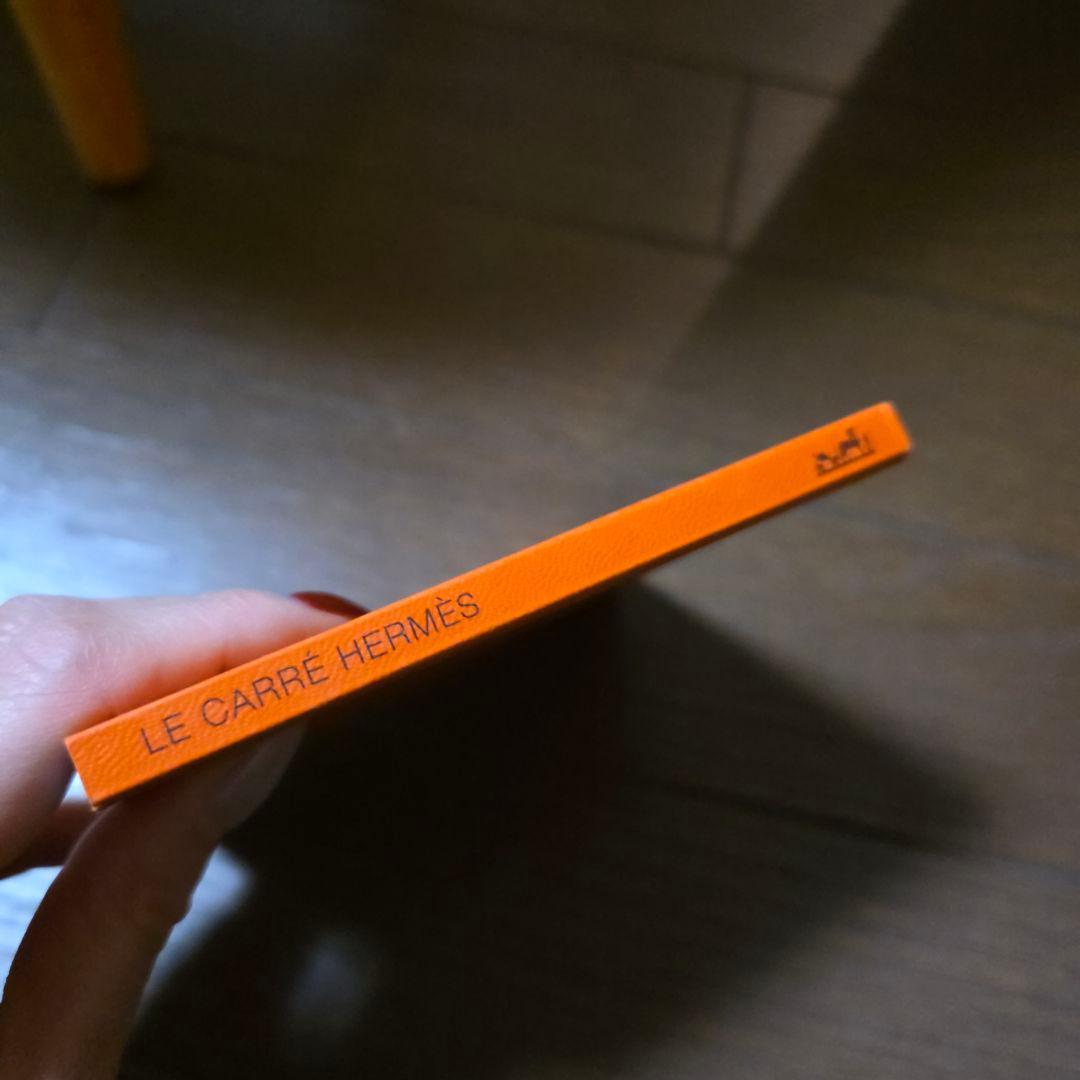 LE CARRE HERMES ブック 本 スカーフ 結び方 エルメス カレ90