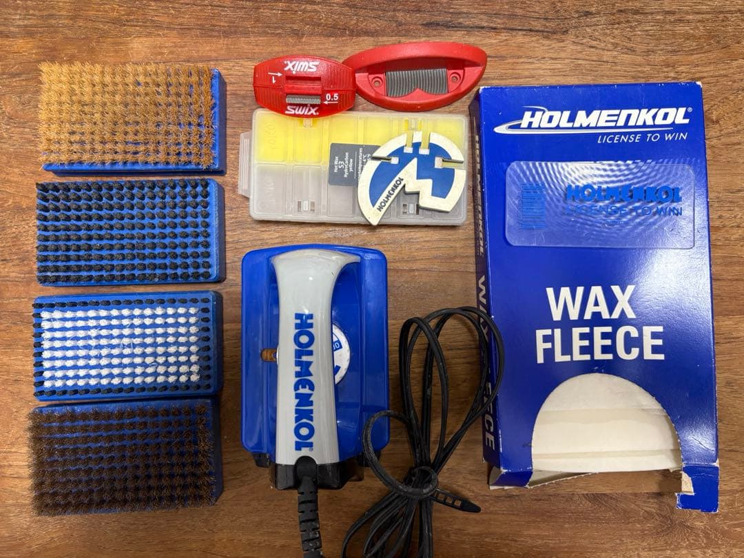 SWIX スキーバイス　アイロン、ブラシ、その他チューンナップ用品等おまけ付き