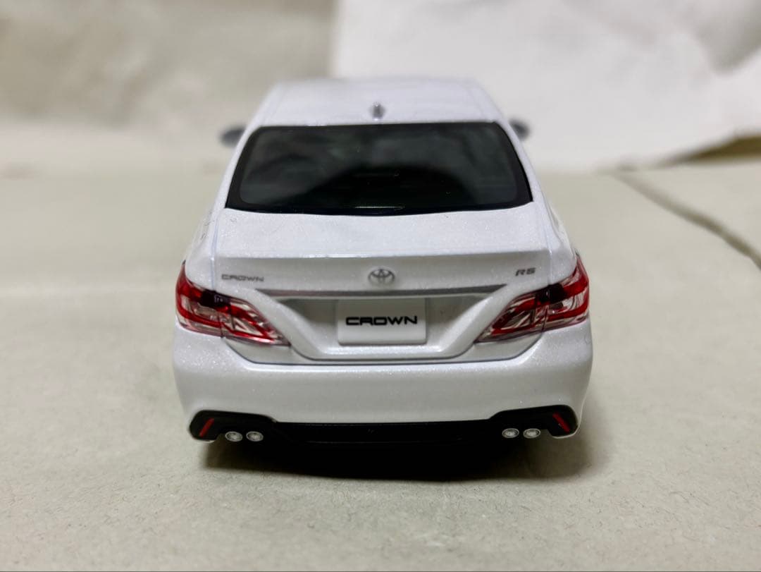 旧型クラウン　ミニカー　プレシャスホワイトパール 専用箱付き