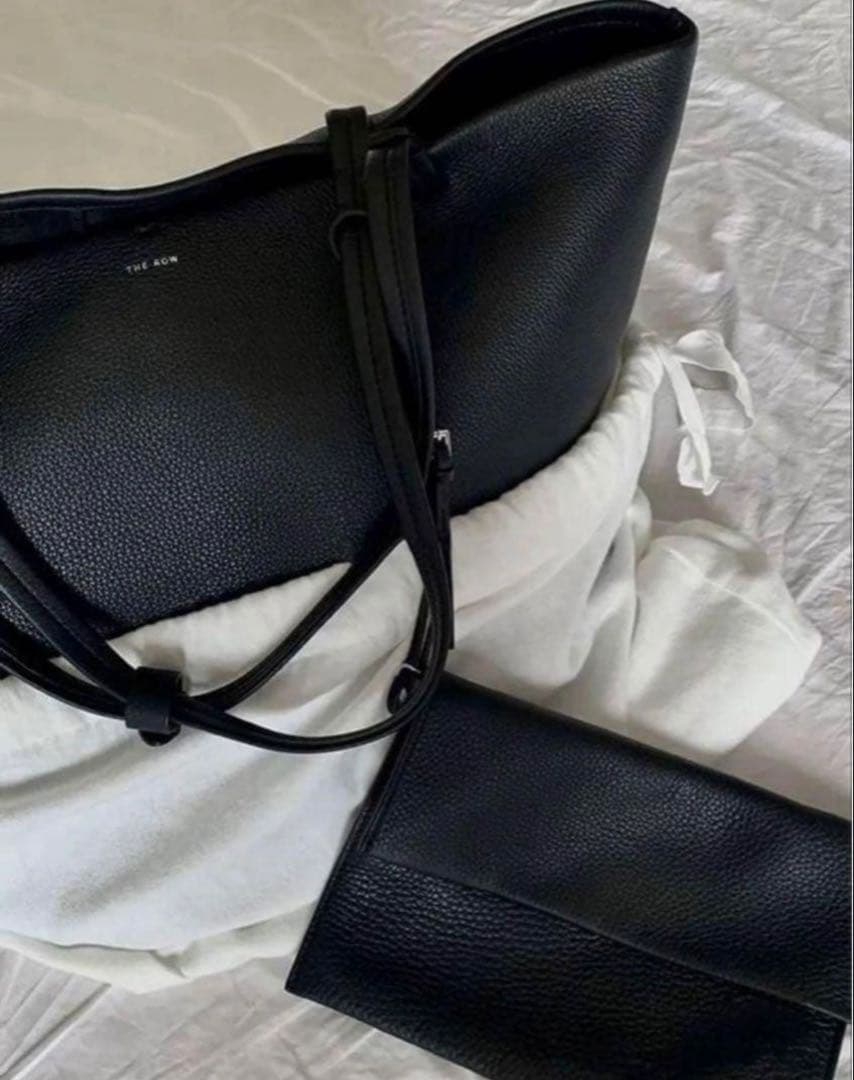 押し跡あり　THE ROW 牛革バケットトート 大容量 ショルダー 通勤バッグ