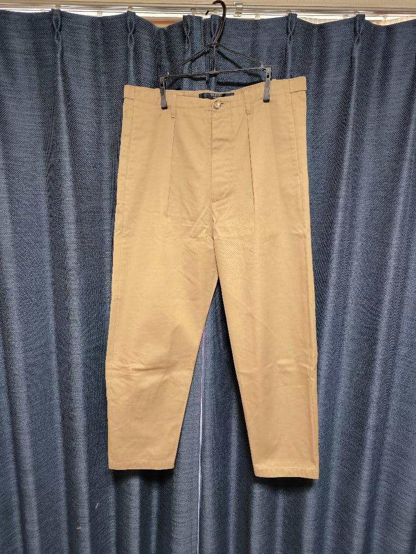 VALENTINO クロップドチノパンツ