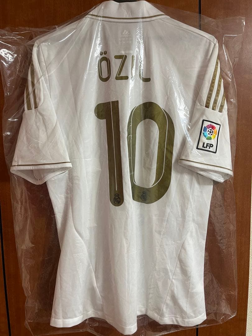 メスト　エジル　ユニフォーム　レアルマドリード　11-12