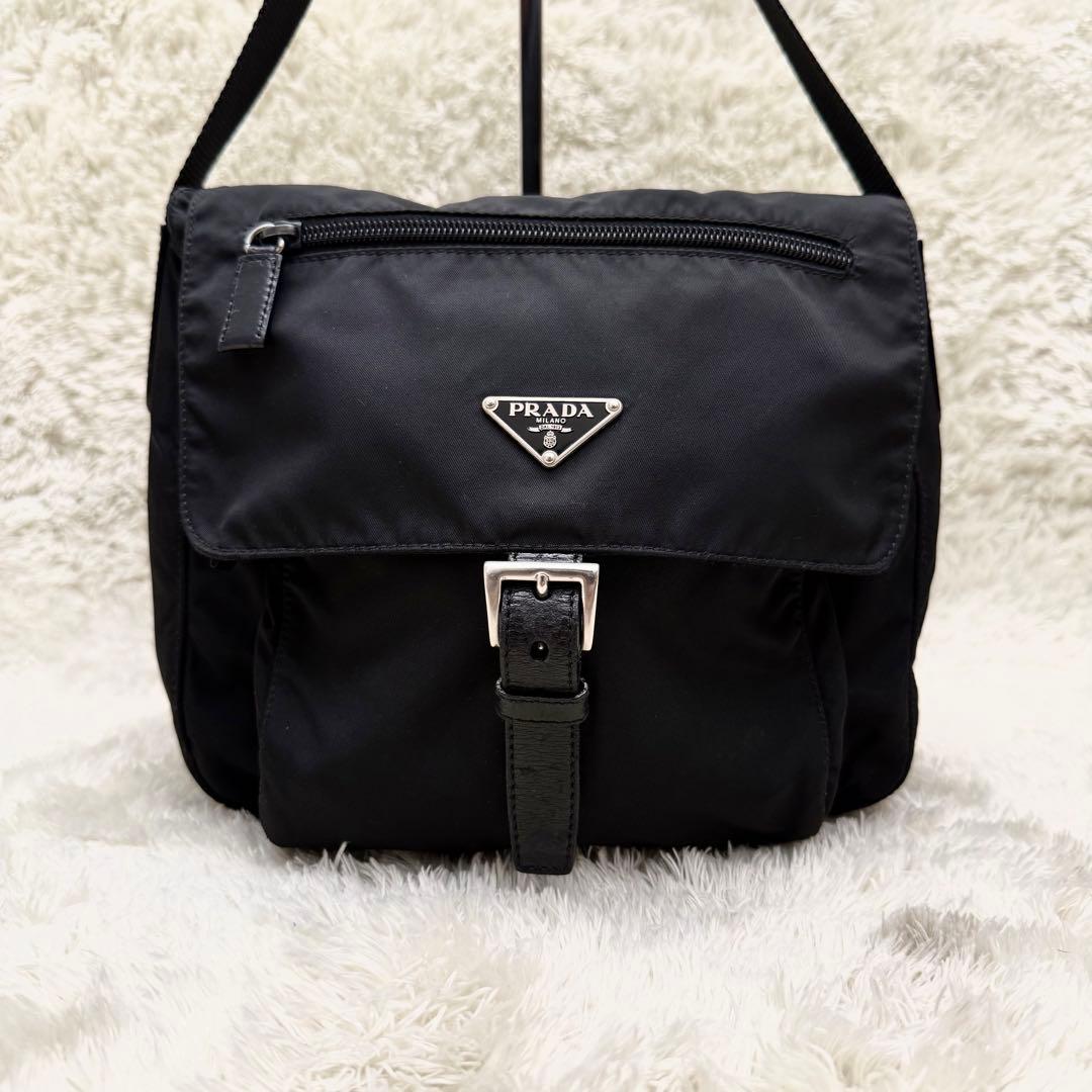 PRADAプラダ 三角ロゴ ショルダーバッグ ベルト 黒 テスート フラップ