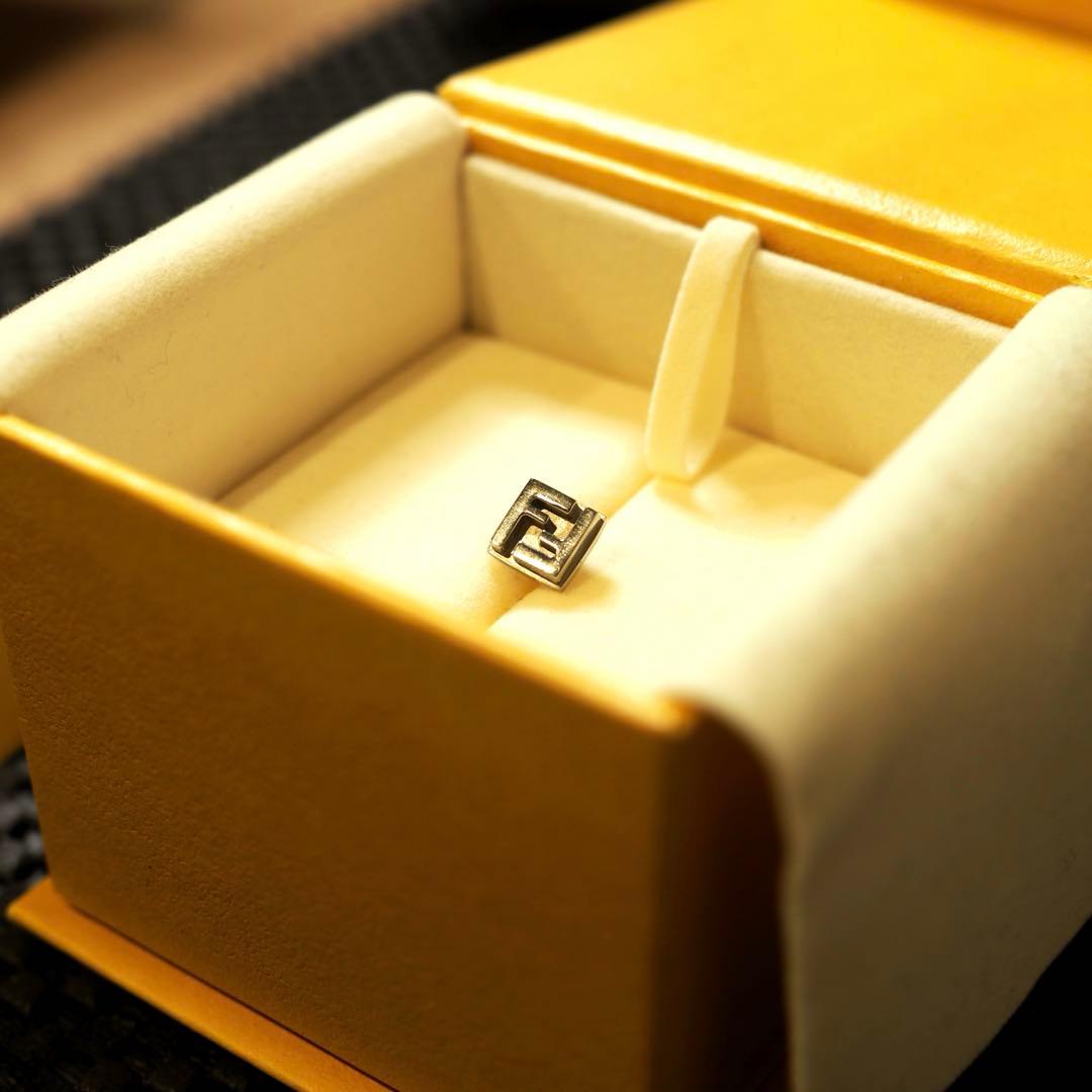 【FENDI】【片耳】ズッカ柄 シルバーピアス