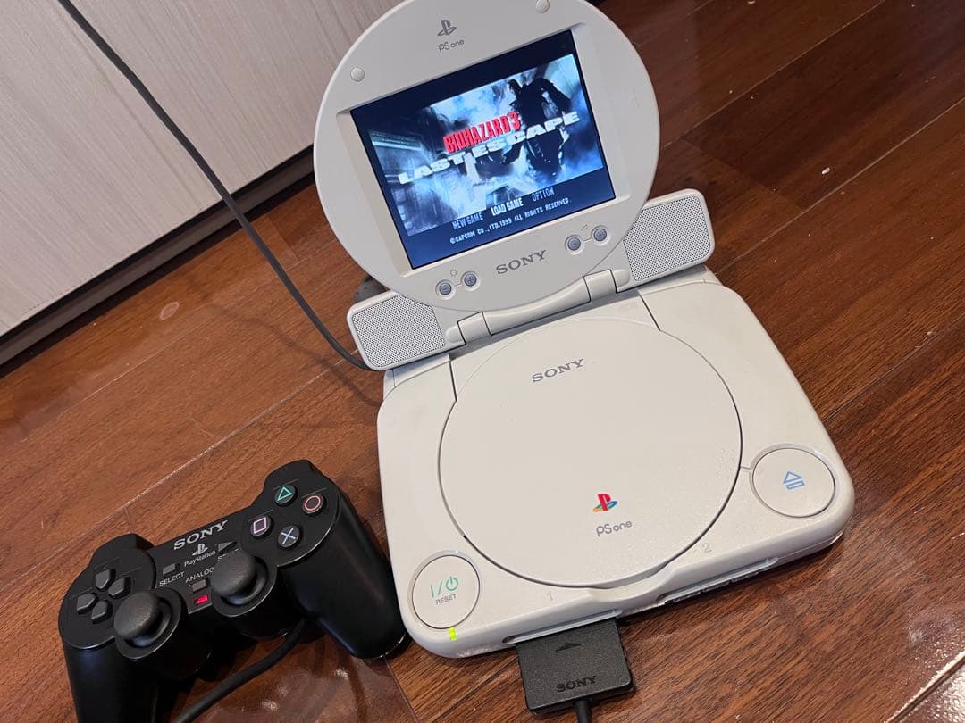 希少　PSone (PSワン)ディスプレー付き